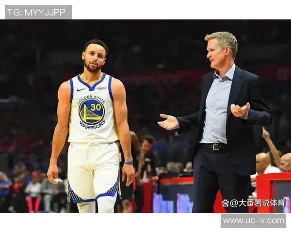 库里强调团队合作与个人自信是胜利关键持续保持攻防强度助力球队成功